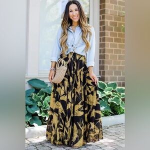 Chicwish Elegant Black and Gold Bird Skirt